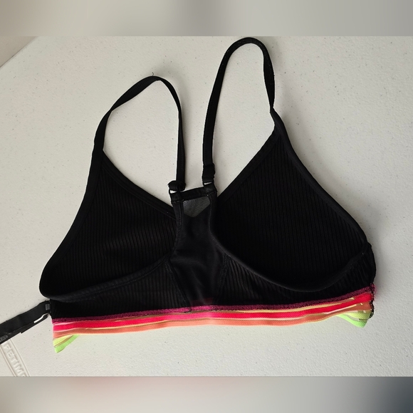 Pink Sport Ultimate lightly lined size S - Picture 4 of 9